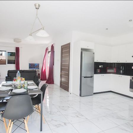 Broadway Villas Protaras Eksteriør bilde