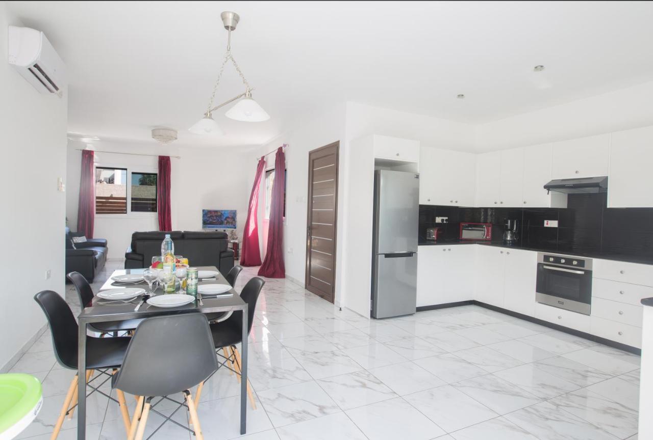 Broadway Villas Protaras Eksteriør bilde